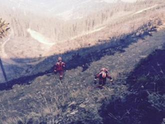 FOTO Horí les pri Ihľanoch: Desiatky hasičov zasahujú na obrovskej ploche viac ako 24 hodín