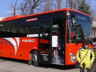 Pozor! Oddnes sa menia cestovné poriadky vlakov a autobusov po celom Slovensku