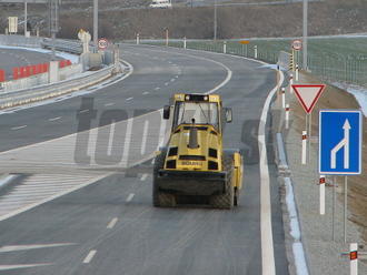 Ďalšia nádej na dokončenie diaľníc na Slovensku: Odklepli nám milióny z eurofondov