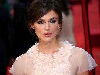 Módní pátračka: Oblékněte modely jako těhotná Keira Knightley. Jen levnější!