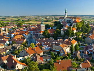 Mikulov pozve turisty do upravené zámecké zahrady i na putování historií města