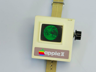 Stavíme vlastní Apple II Watch - jak by vypadaly chytré hodinky v roce 1984