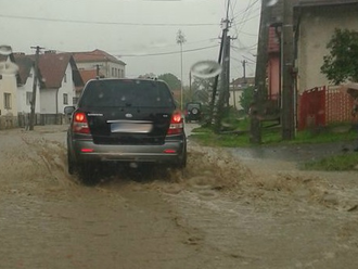 Liptov a juh Slovenska bojujú so záplavami: Meteorológovia varujú pred najhorším, hrozí orkán!