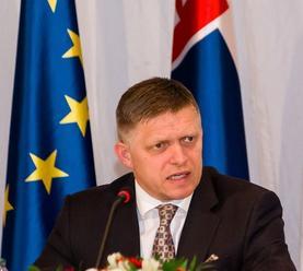 Fico: Problém migrantov sa vyostril, veľké krajiny si ho riešia na úkor malých