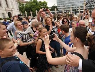 Kiskove selfie i trapasy: FOTO zo dňa otvorených dverí, prezidentský palác okupovali mladí!