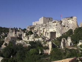 Les Baux-de-Provence: romantické skalní město s hradem a jedinečnou vyhlídkou