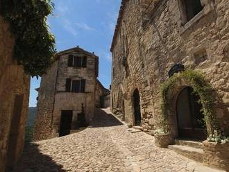 Provence láká turisty, malíře, filmaře... V jednom z hradů tu žil i markýz de Sade