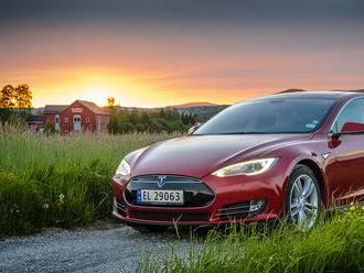 Světový rekord: Elektromobil Tesla Model S ujel přes 728 km na jedno nabití