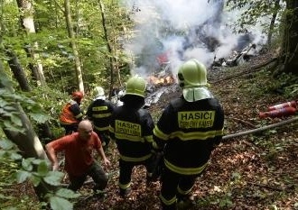 V zahraničí súcitia so Slovenskom: FOTO tituliek, celý svet píše o leteckom nešťastí