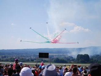 FOTO letecké dni na Sliači možno zmenia budúcnosť našej armády: Stíhačka Gripen sa stratila