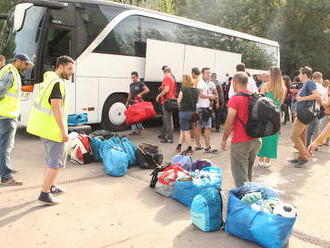 PRÁVE TERAZ Refugees welcome to Slovakia: FOTO Prví utečenci zo Sýrie už sú v Gabčíkove