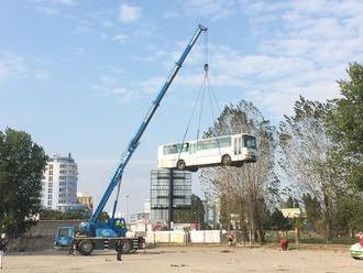 Autobusári sa snažia priviesť ľudí späť: Milióny cestujúcich lákajú kampaňou Skús bus