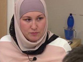 Muslimka v Prostřeno: Na vepřové bude jen koukat, víno odmítne a mužskému protihráči ruku nepodá