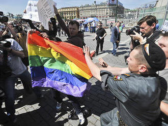 Rusové proti gayům přitvrzují. Za veřejné projevy homosexuality žádají vězení