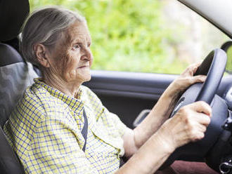 Jízda mimo obec zakázána: Lékař určuje seniorům, kde mohou řídit auto