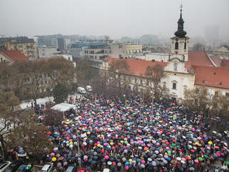 SPRÁVA DŇA Štrajk učiteľov, VIDEO z demonštrácie: Minister sa im vysmial a utiekol z tlačovky