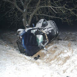 Na východe havaroval opitý mladík: Auto nechal v priekope a išiel domov