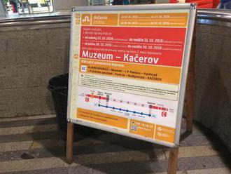 Dva víkendy po sobě nepojede metro mezi Muzeem a Kačerovem: Nahradí ho autobusy