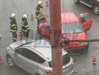 FOTO a VIDEO z nehody v  bratislavskej Rači: V pohotovosti všetky záchranné zložky