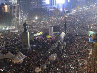 Statisíce Jihokorejců protestují proti své prezidentce. Kvůli podvodnici