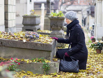 Jak zavzpomínat na zemřelé v období Dušiček? Zkuste tyto magické rituály!