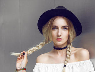 Trendy náhrdelník? Zkuste choker! Máme pro vás kovové i látkové tipy