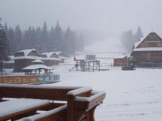 Na Slovensko definitívne dorazila zima: FOTO Prvý sneh mimo Tatier