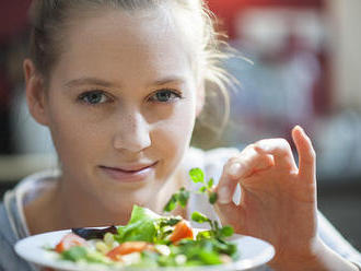 Zelená zahrada na parapetu: Bude skoro zadarmo a plná vitaminů!