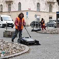 Čas Vánoc, čas novoročních předsevzetí, čas pomáhat