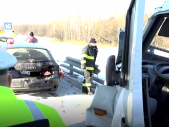 Tragédia na D1 pri Poprade: Vodič   narazil do hasičov a policajtov, zomrel