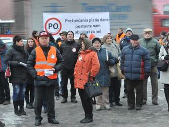 FOTO Aktivisti v Prešove zablokovali hlavný ťah: Dožadujú sa termínov výstavby obchvatov