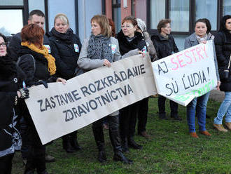 Sestry poslali ministerstvu kompromisné požiadavky: Chcú vyššie platy a zmluvy na dobu neurčitú