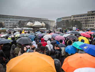 Učitelia štrajk na všetkých úrovniach prerušili: Zostávame v pohotovosti, odkazujú