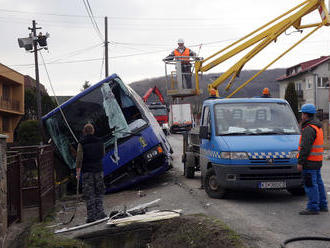 FOTO Hrôzostrašnej nehody pri Košiciach: Zrážka autobusu plného študentov