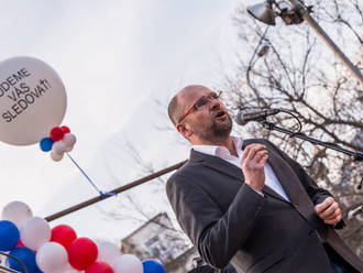 FOTO Viac ako tisíc ľudí karhalo v Bratislave budúcu vládu: Toto je ich jasný odkaz!