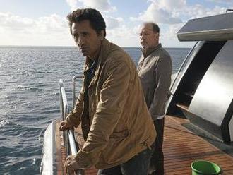 Zombie v moři: Druhá série Fear The Walking Dead začala temně