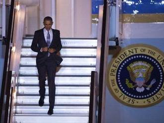 Obama přiletěl do Londýna a tlačí tu na Brity, aby koukali zůstat v EU