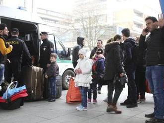 První čtyři uprchlíci z bruselských kvót jsou v Česku. Vnitro jejich pobyt tají