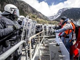 Rakouský Sobotka chlácholí Italy: Plot kvůli migrantům nebude, kontroly ano