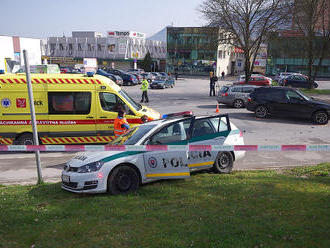 Vodička   nedala prednosť policajnému autu: Nehoda sa neobišla bez zranení