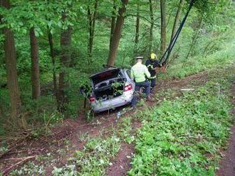 Smrtelná nehoda u Brna: Mladík neměl řidičský průkaz, vezl dva kamarády