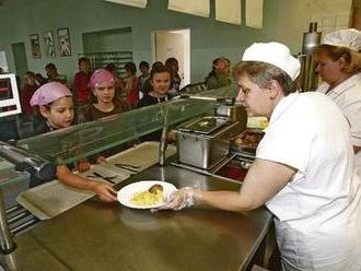 46 dětí ze školky se nakazilo salmonelou na výletě na farmě v Soběhrdech