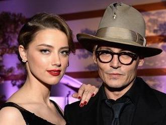 Johnny Depp se rozvádí! Po 15 měsících chce mladičká Amber Heard ukončit manželství