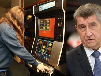 Blokování webů v Česku kvůli hazardu podpořil Senát. Babiš: Cenzura to není