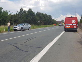 Řidička u Chlumce nad Cidlinou srazila a usmrtila chodkyni. Nešla po přechodu