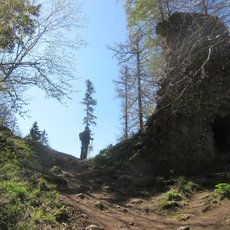 Vršatec, hrad a přírodní rezervace na Slovensku