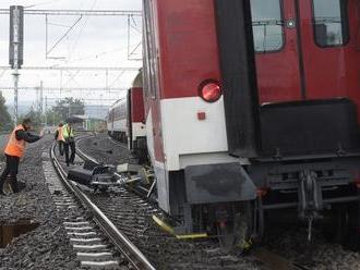 FOTO vykoľajeného vlaku pri Trenčíne: Železnice sú v pohotovosti, doprava je ochromená