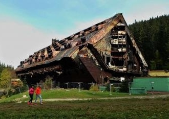 Po polroku majú výsledok: Za tragickým požiarom hotela Junior nestál ľudský faktor