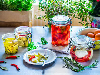 Nakládané dobroty, bez kterých se léto neobejde! Zkuste vajíčka, ředkvičky i tofu