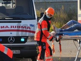 Tragédia v Bratislave: Muž   podľahol zraneniam po páde z bytovky